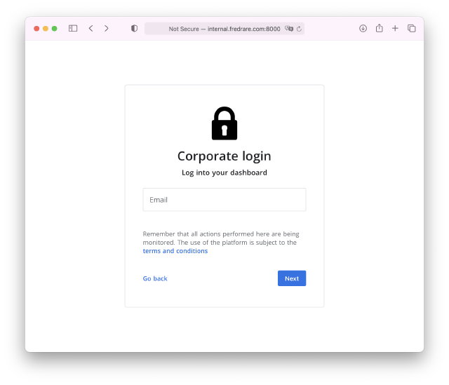 Se muestra una pantalla de login en internal.fredrare.com:8000